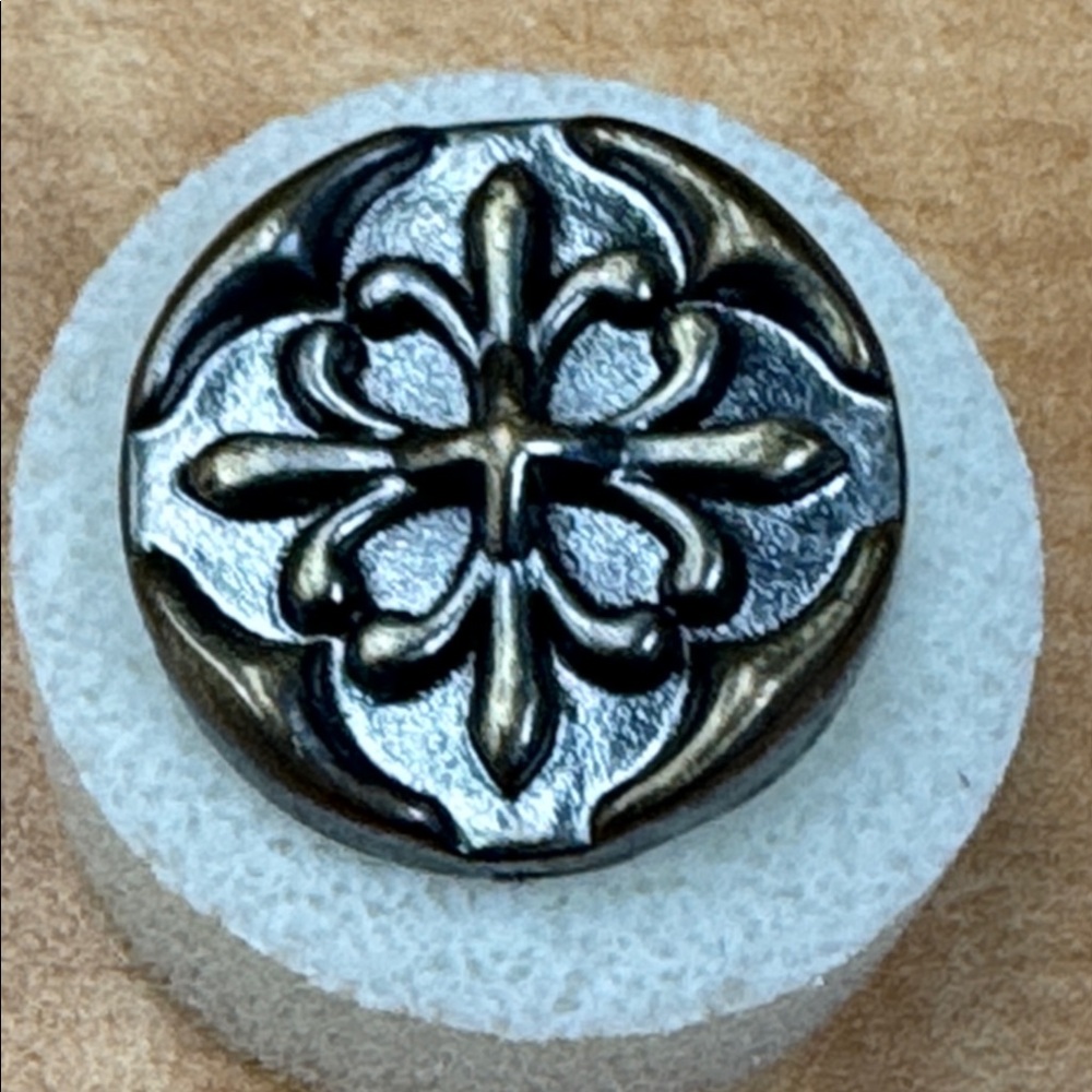 Ginger Snaps 20mm Brass tone Flower w/ Cross